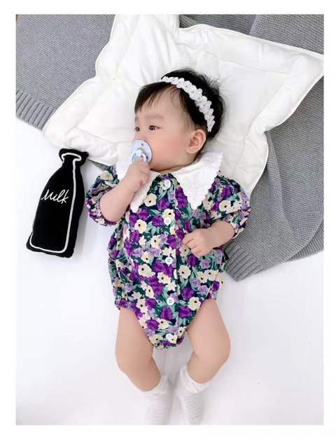 Body cổ trắng bé gái