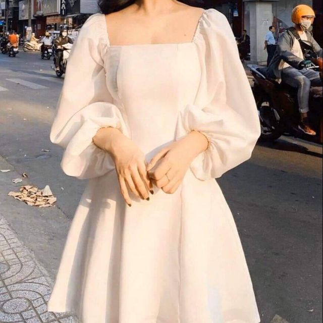 Đầm trắng có mút ngực