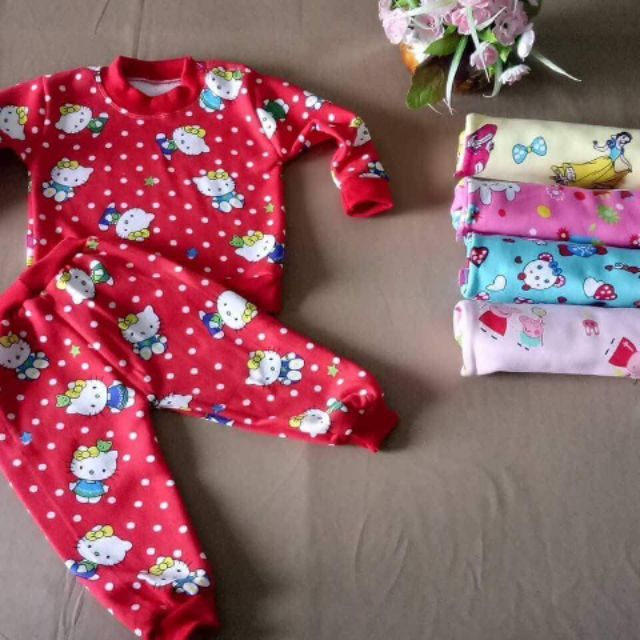 Sét 5 bộ nỏ bông khỉ con chất nỉ ấm áp mềm mịn.tông màu tuoi sáng thích hợp cho bé từ 0-3 tuổi khoảng 6-17kg mặc vừa nha