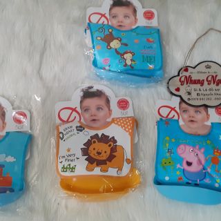 Yếm mắng cho bé
