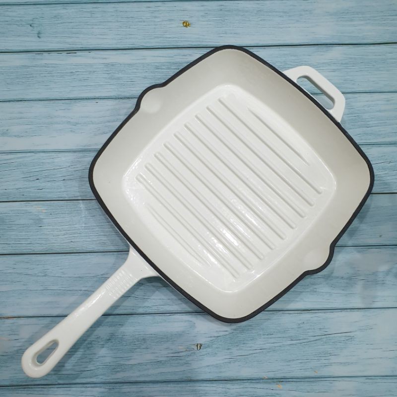 Chảo Gang Tráng Men Enamel Cast Iron Belfer Ispire Home Pure White Mỹ Phủ Gốm Steak BBQ 26cm Hình Vuông