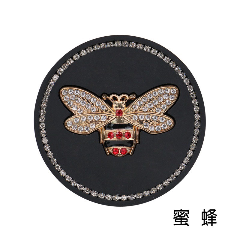 Lót hốc để nước trên xe ô tô - Trang trí nội thất ô tô - Trang trí nội thất ô tô