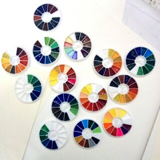 Combo họa cụ bút và giấy vẽ của bạn Nhất