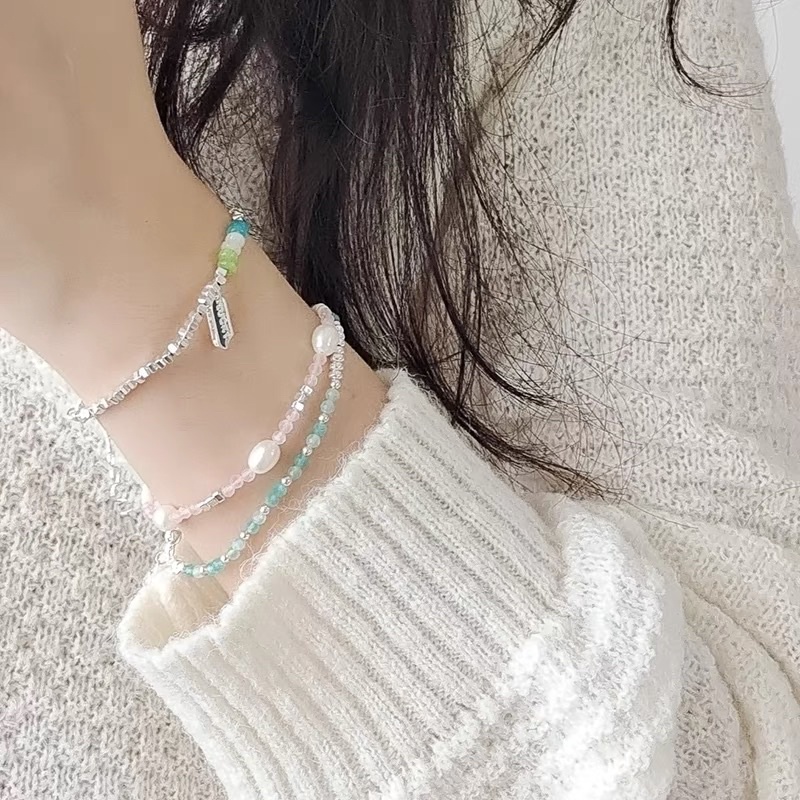 Vòng tay hạt cườm phối charm pastel xinh xắn