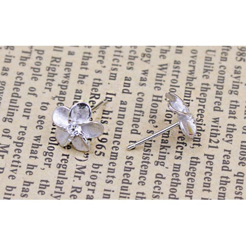 Hoa tai mạ bạc hình bông đính đá lấp lánh thời trang