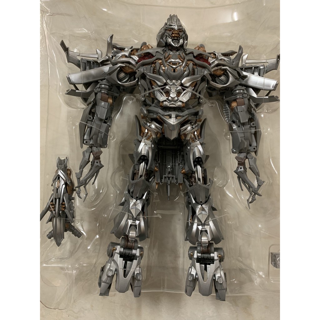 Mô hình Transformers Masterpiece Movie Series MPM-8 Megatron