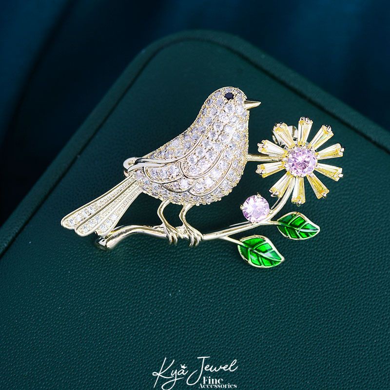 Cài áo Kya Jewel chim sẻ đậu trên nhành hoa