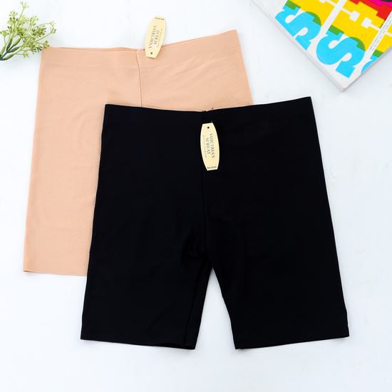 Quần mặc váy thông hơi