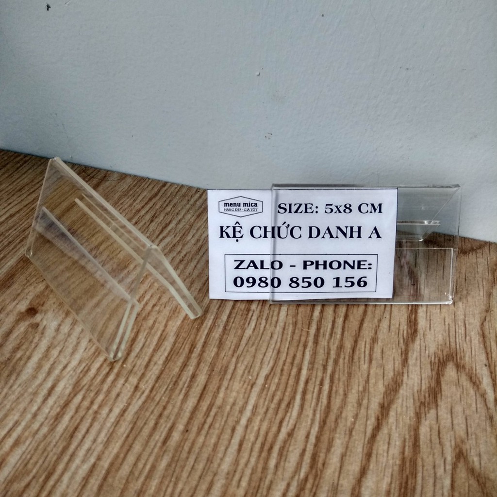 KỆ CHỨC DANH MICA CHƯ A SIZE NHỎ ok
