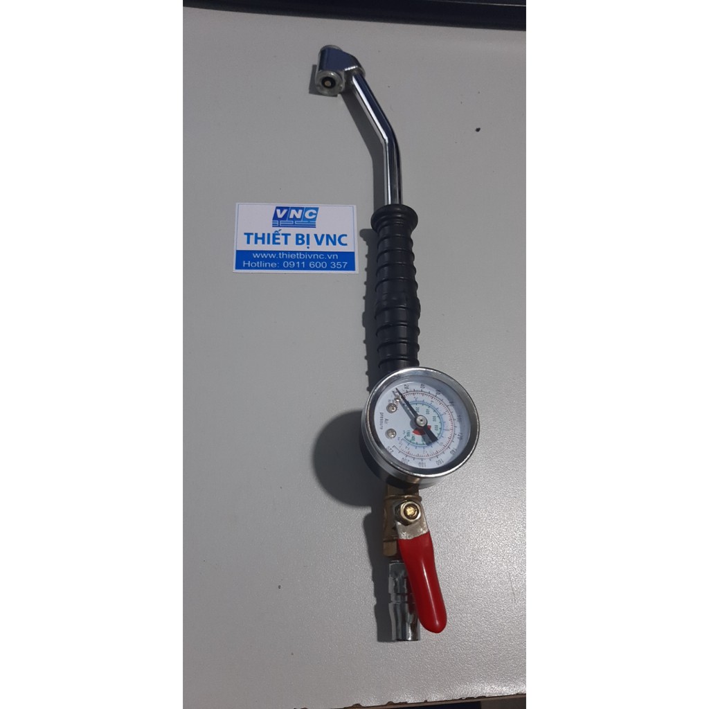 Tay bơm dí cong 2 đầu lốp xe tải có đồng hồ đo