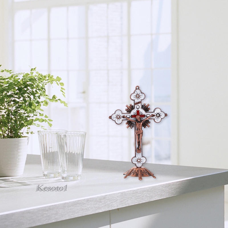 Tượng chúa Jesus trên thánh giá để bàn trang trí