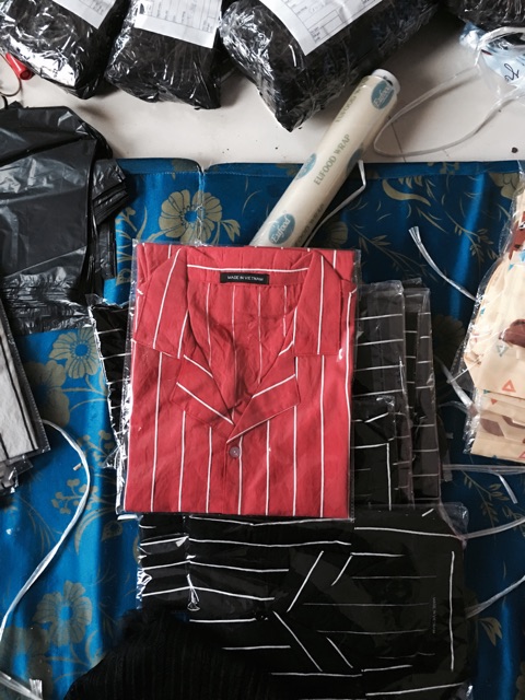 Áo sơ mi kẻ sọc cho nam và nữ (ảnh thật, video thật) đen, đỏ, trắng, hồng đỗ | BigBuy360 - bigbuy360.vn