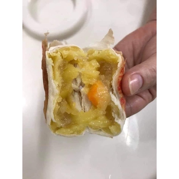 Bánh pía nhân đậu xanh sầu riêng Trần Mỹ Ngọc 250gr/cây 4cái