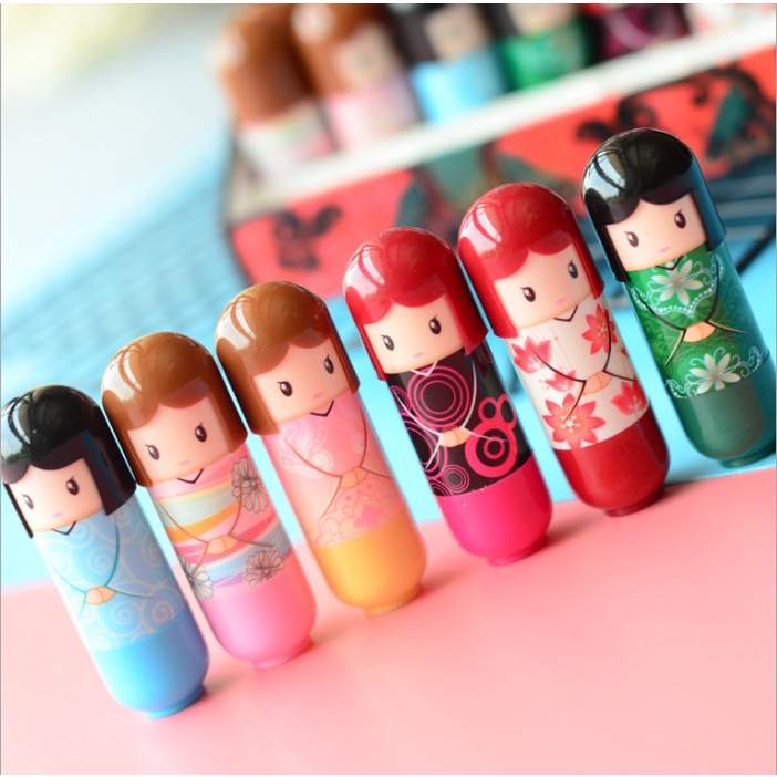 Son dưỡng môi HENGFANG X4211 chống nứt nẻ môi hình búp bê mặc kimono dễ thương xinh xắn 2.4g