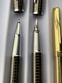 Bút Parker IM Gun Metalchiselled fullbox (Máy và dạ bi)