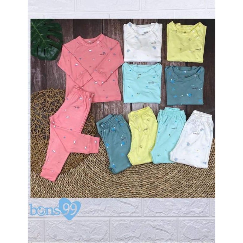 Bộ quần áo trẻ em