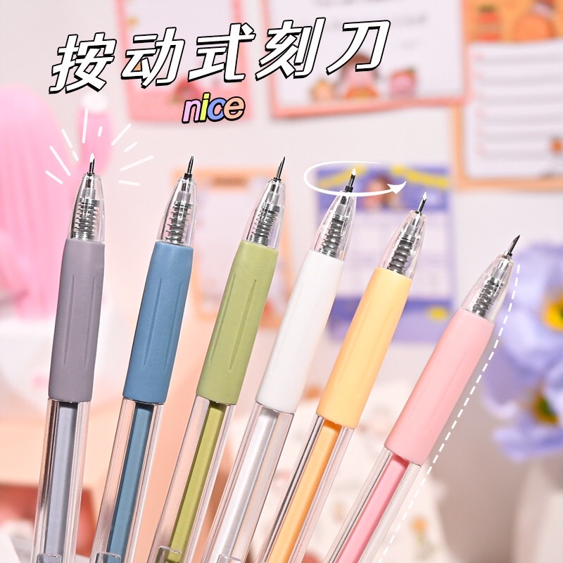 Dao rọc giấy dạng bút bi bấm tone màu pastel có đệm lót silicon, lưỡi dao 30 độ sắc bén