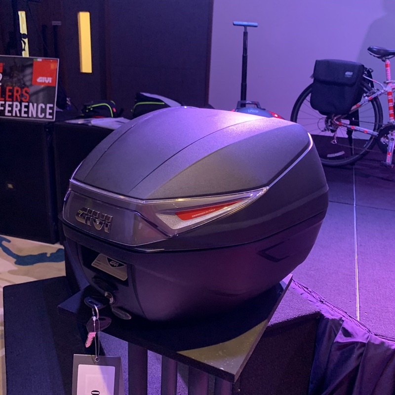 Thùng sau Givi C30N, C30Nt