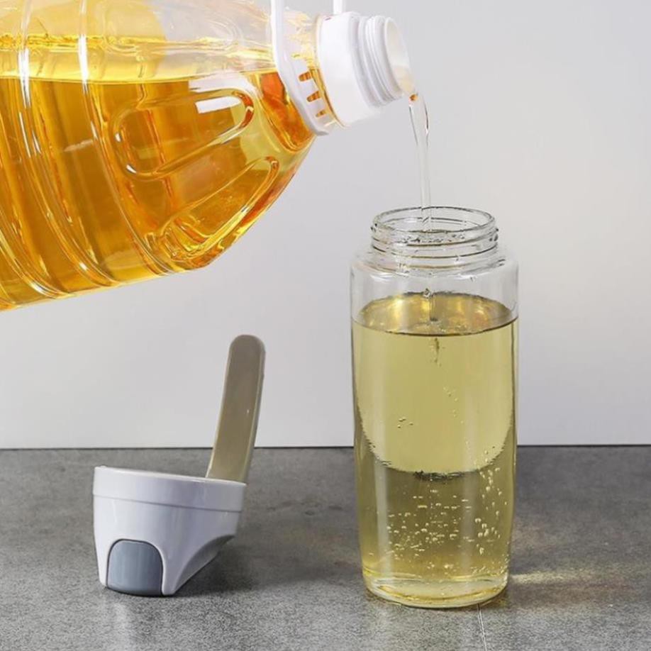 Bình Thủy Tinh Dày Đựng Dầu Ăn, Nước Chấm, Gia Vị Tự Động Mở Nắp Khi Rót 300ml