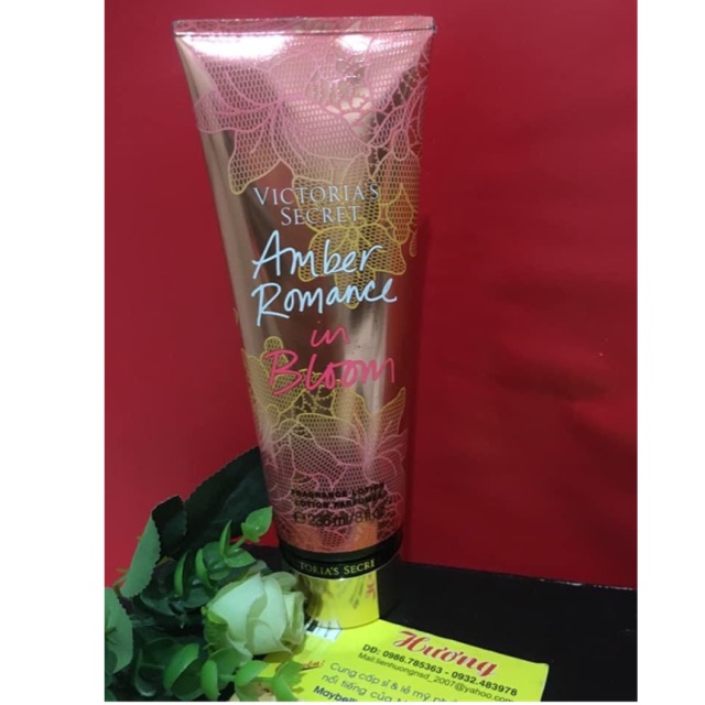 Dưỡng Thể Victoria Secret Amber Romance In Bloom 236ml