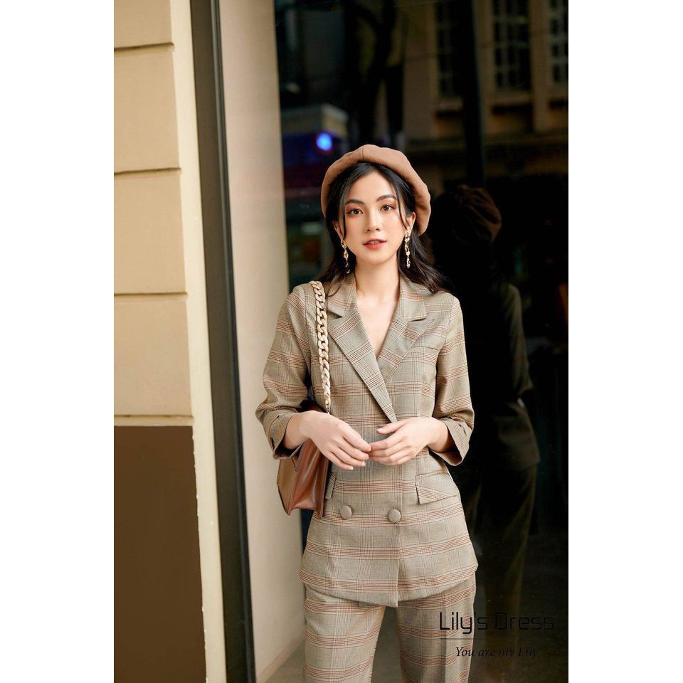 Set Blazer Nâu Kẻ Đỏ 4 cúc dáng ngắn + Quần âu by Lilie | BigBuy360 - bigbuy360.vn