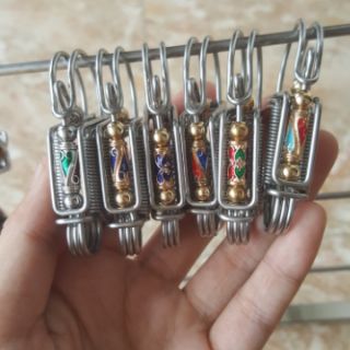 Móc khóa uốn nghệ thuật