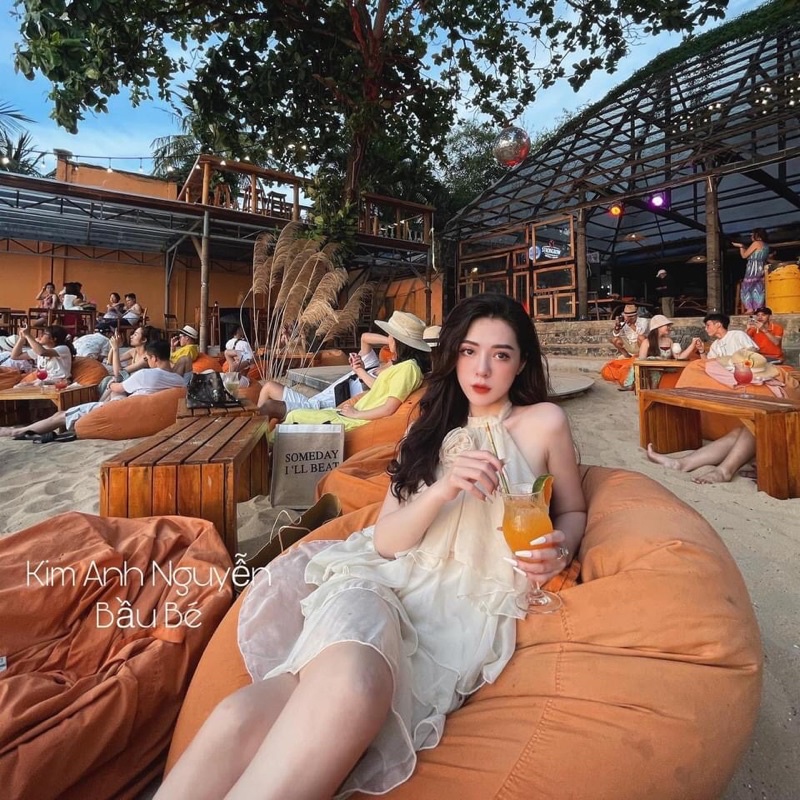 Váy yếm nữ, Váy tiểu thư xếp tầng đính hoa trà đi biển đi chơi