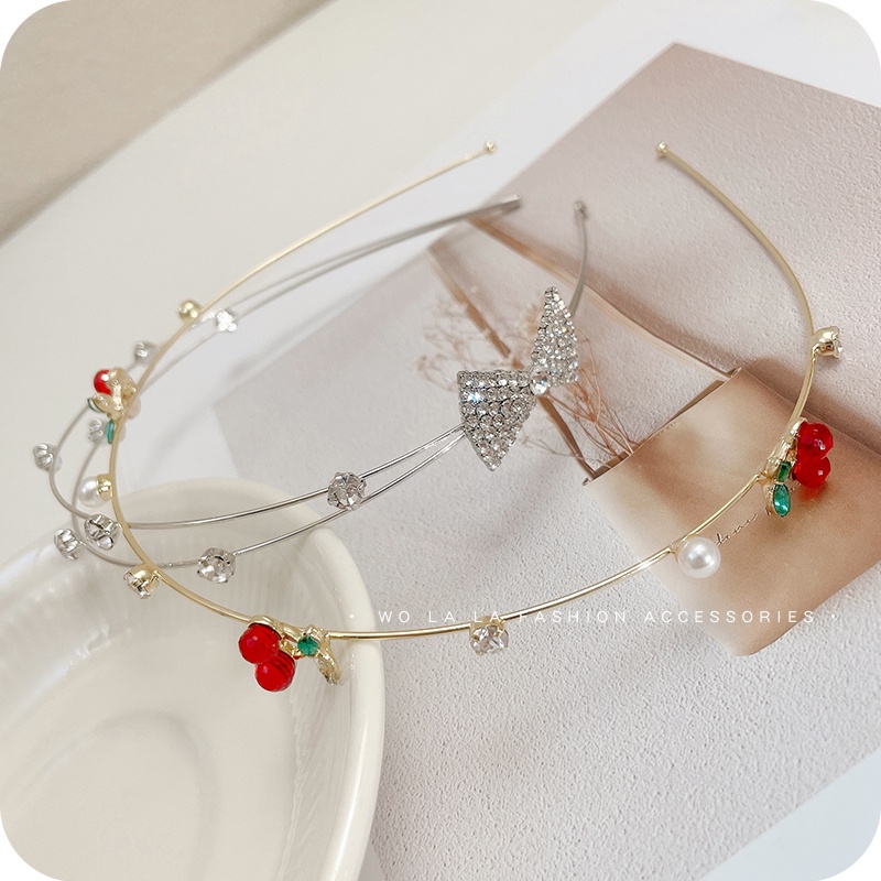 Cài tóc phong cách retro xinh xắn dành cho nữ