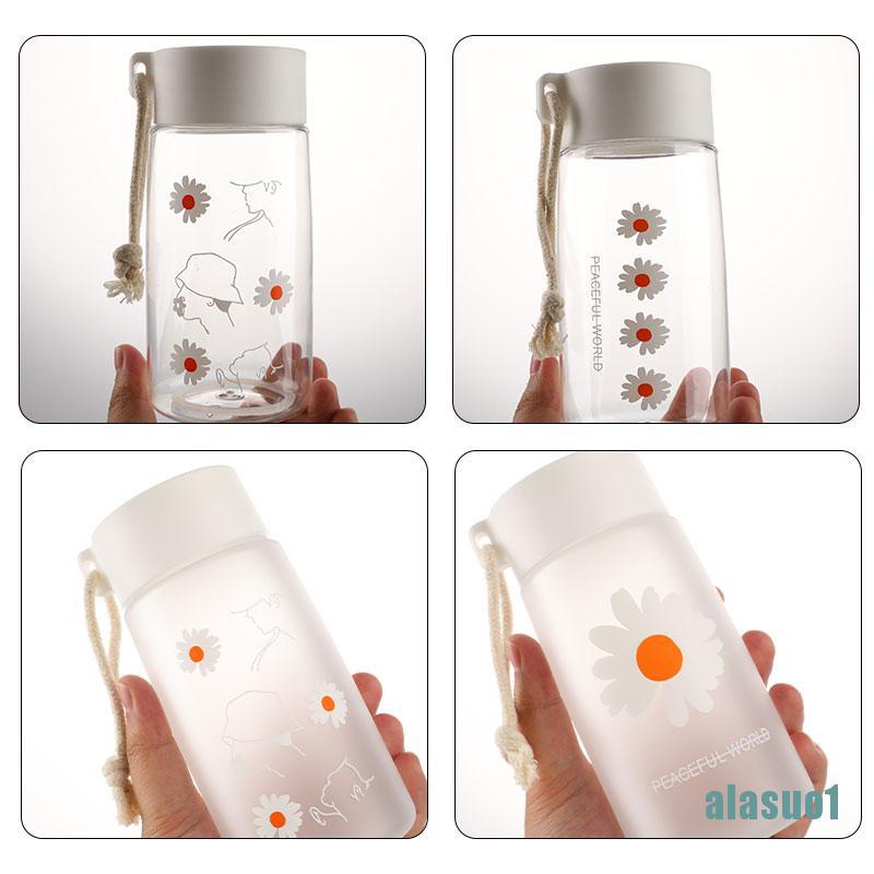 Bình Nước Nhựa In Họa Tiết Hoa Cúc Nhỏ Dễ Thương