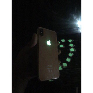 Logo Táo dạ quang phát sáng cho iPhone