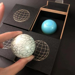 Spinner quả cầu phát sáng