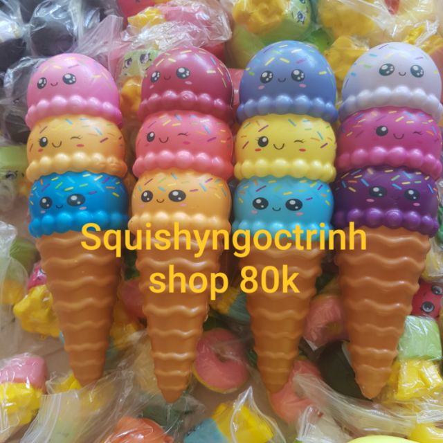 Squishy kem 3 màu kèm bao bì như hình bên cạnh