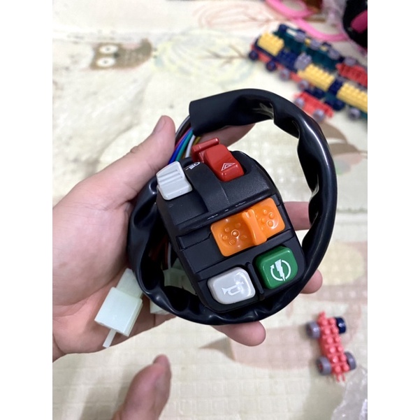Cùm Công Tắc Honeywell (bên trái) đi dây sẵn cho Wave nhỏ