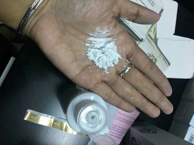 Phấn lạnh ZN khử mùi hôi cơ thể | BigBuy360 - bigbuy360.vn