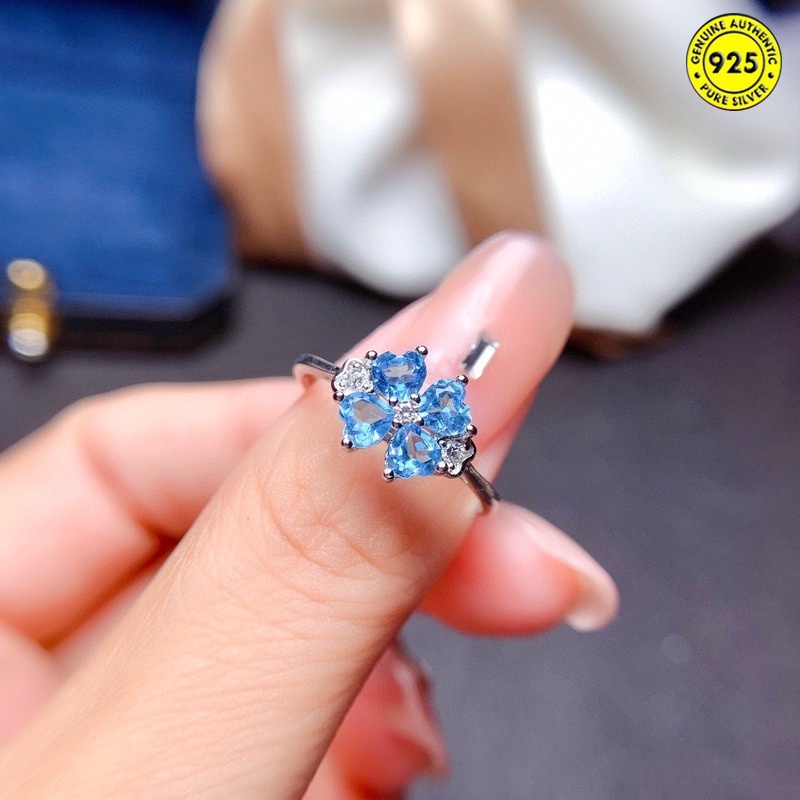 Nhẫn hở hình cỏ ba lá đính đá Topaz sang trọng