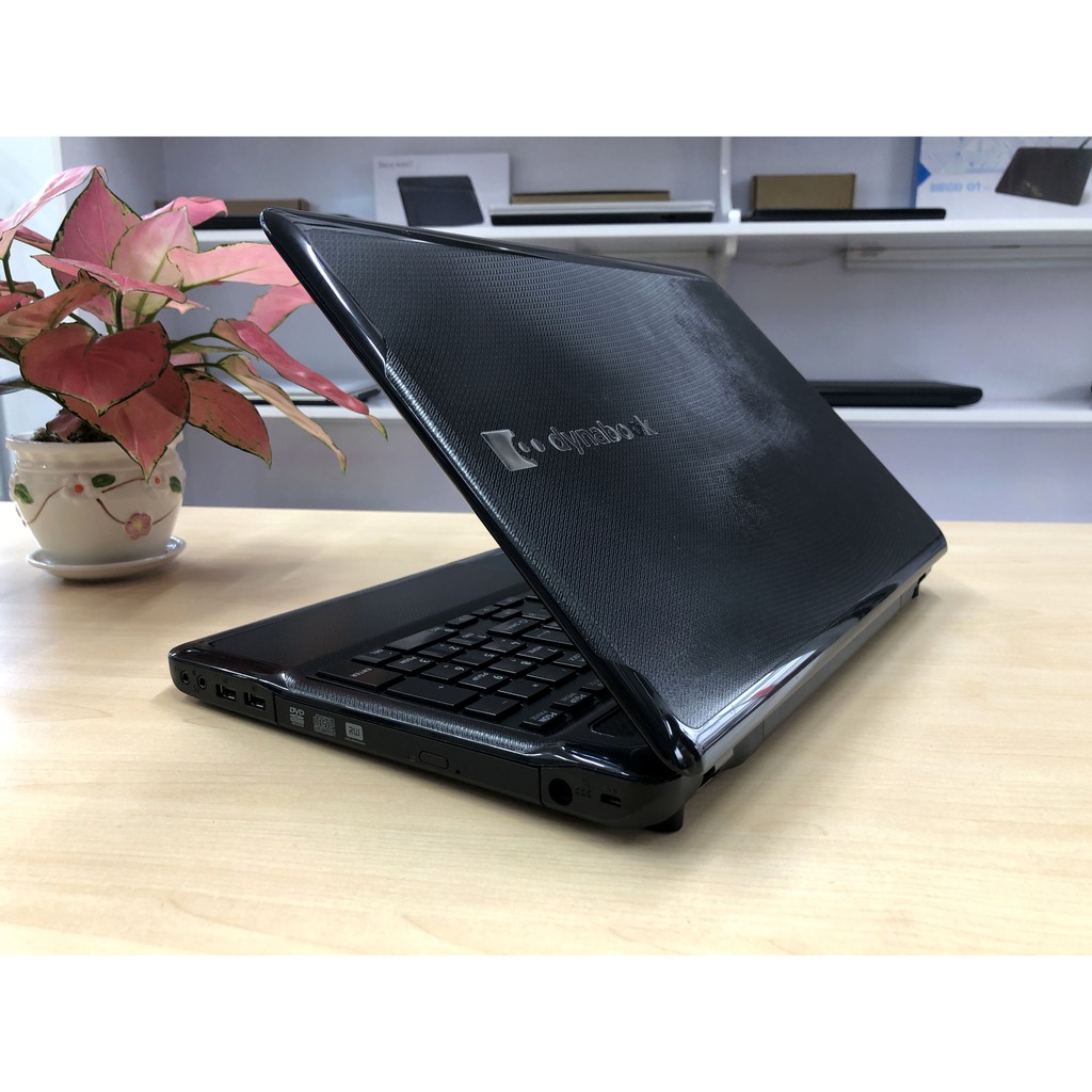 Laptop Toshiba Satellite AXW/70MW - i5 M520 -RAM 4G - 15 inch NHỎ GỌN