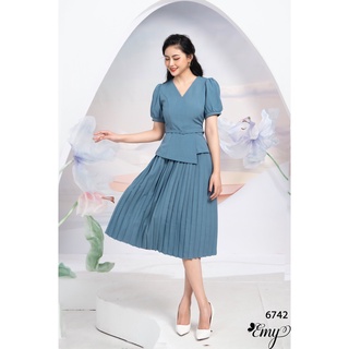 EMY EM6742 Set Váy Dập Ply Áo Rời