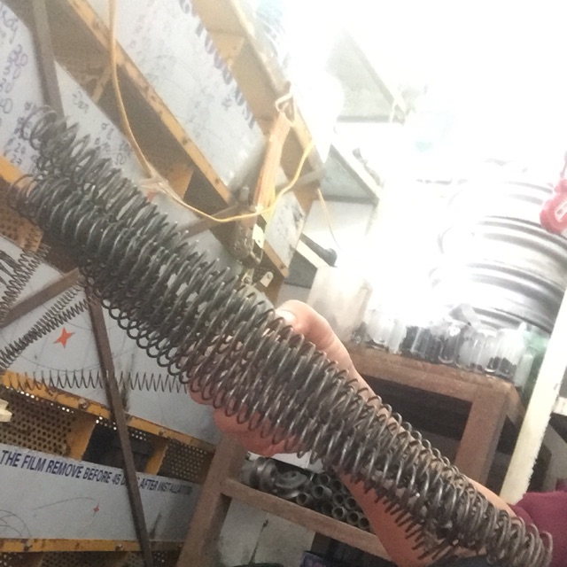 Lò xo nén phi 20 dày sợi 1 ly dài 30cm ❌❌❌