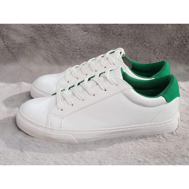 Bata trắng gót xanh lá