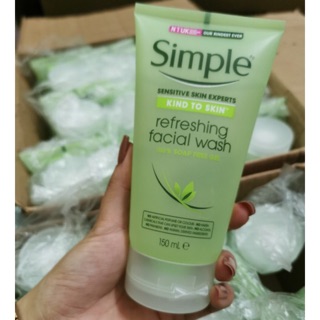 Sữa rửa mặt Simple Refreshing Facial Wash Gel cho Da Nhạy Cảm 150ml