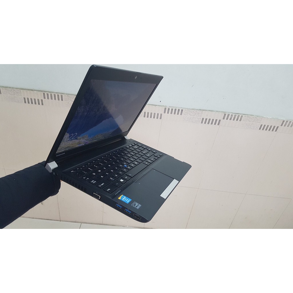laptop cũ toshiba dynabook R30 i7 4600m, ram 4GB, SSD 128GB bản nhật nhỏ nhẹ nặng 1.4 kg | BigBuy360 - bigbuy360.vn