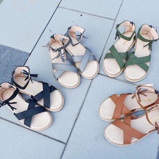 Sandal su đế đúc
