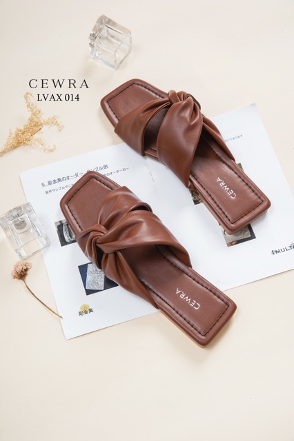 DÉP TRỆT NỮ CEWRA QUAI XOẮN CHẤT LIỆU DA NHÂN TẠO SIÊU ÊM