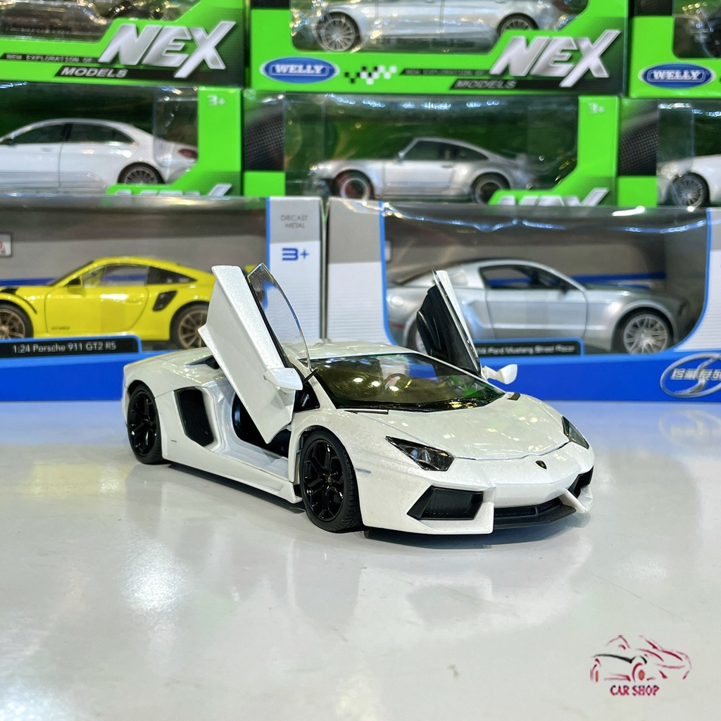 Mô hình xe hợp kim Lamborghini Aventador LP700-4 Welly tỉ lệ 1:24 màu trắng