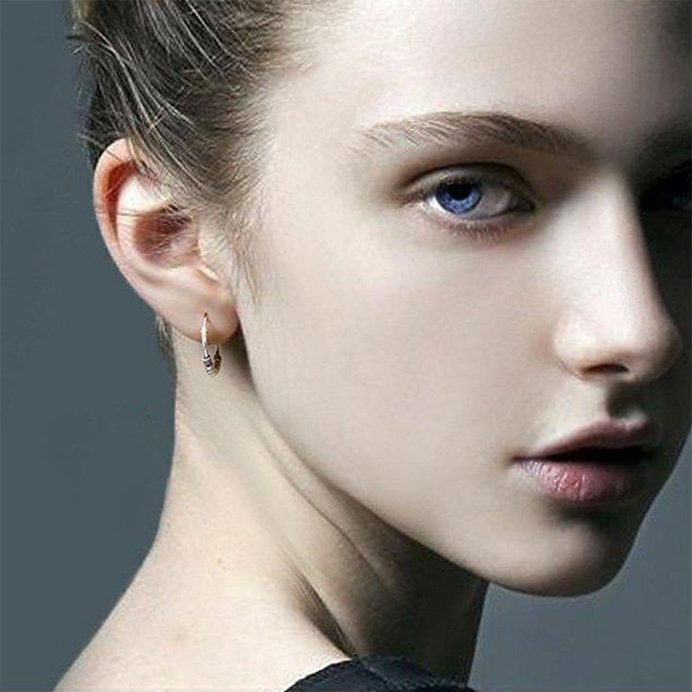 Bông Tai Tròn Bằng Thép Không Gỉ Phong Cách Punk Cổ Điển 2Lip