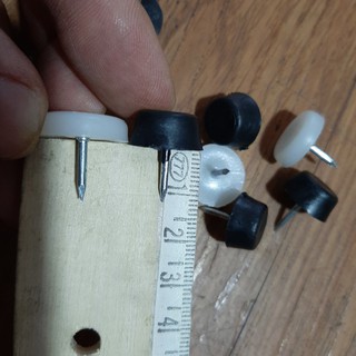 Chân đinh nhựa dẹt bộ 4 cái