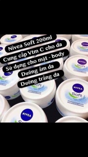 KEM DƯỠNG DA GIỮ ẨM NIVEA SOFT ĐỨC