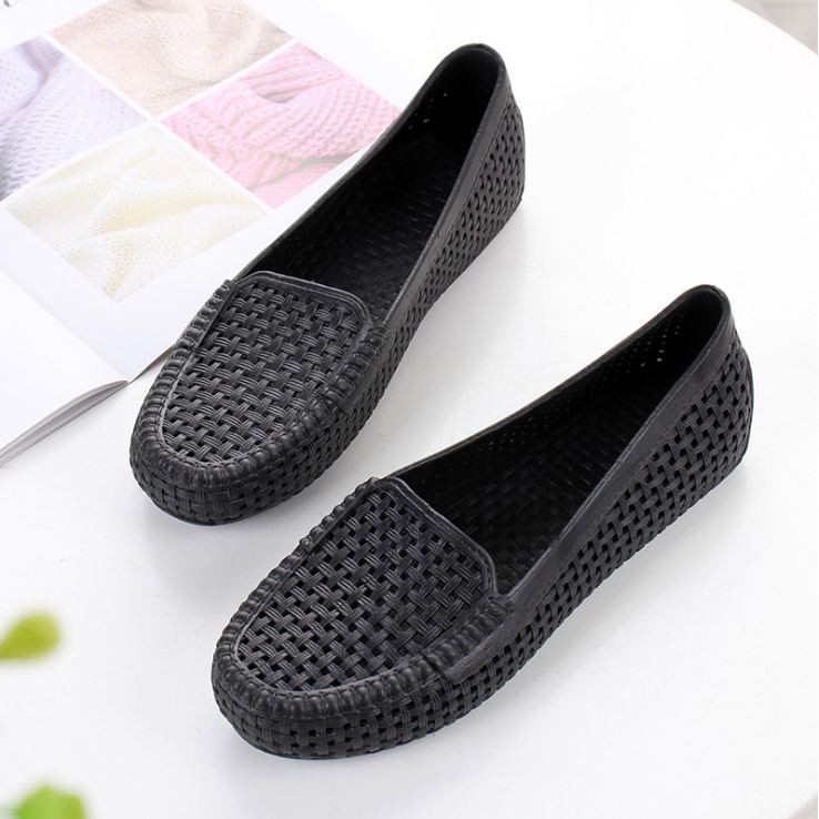 Giầy búp bê nhựa lỗ form to hơn 1 size dép thể thao nữ đế cao su đi làm đi chơi trong nhà êm chân 3L05