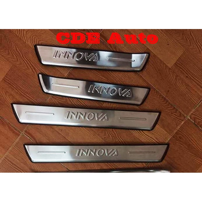 Nẹp bước chân Inox trong + ngoài Innova 2016,2017,2018,2019,2020