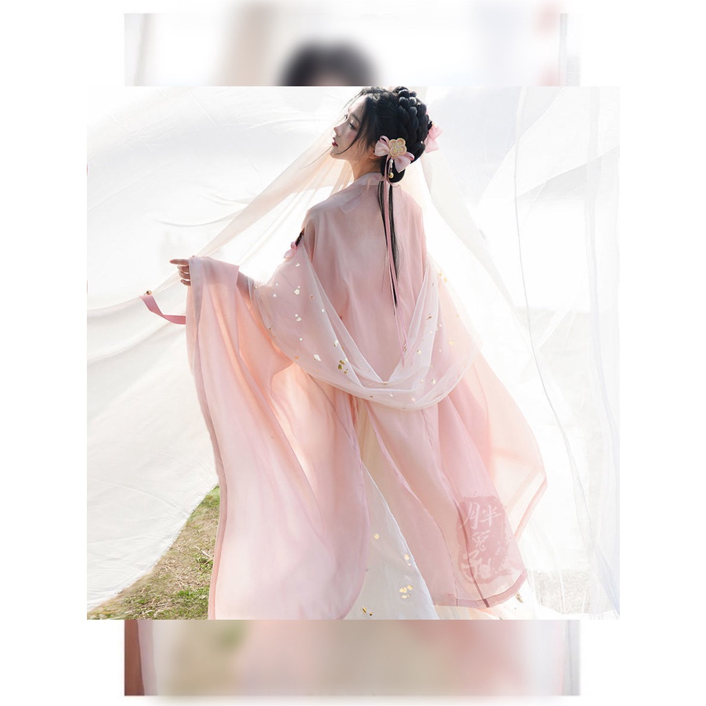 Hán phục Đông Nguyệt Đường - Tiếu Xuân Phong